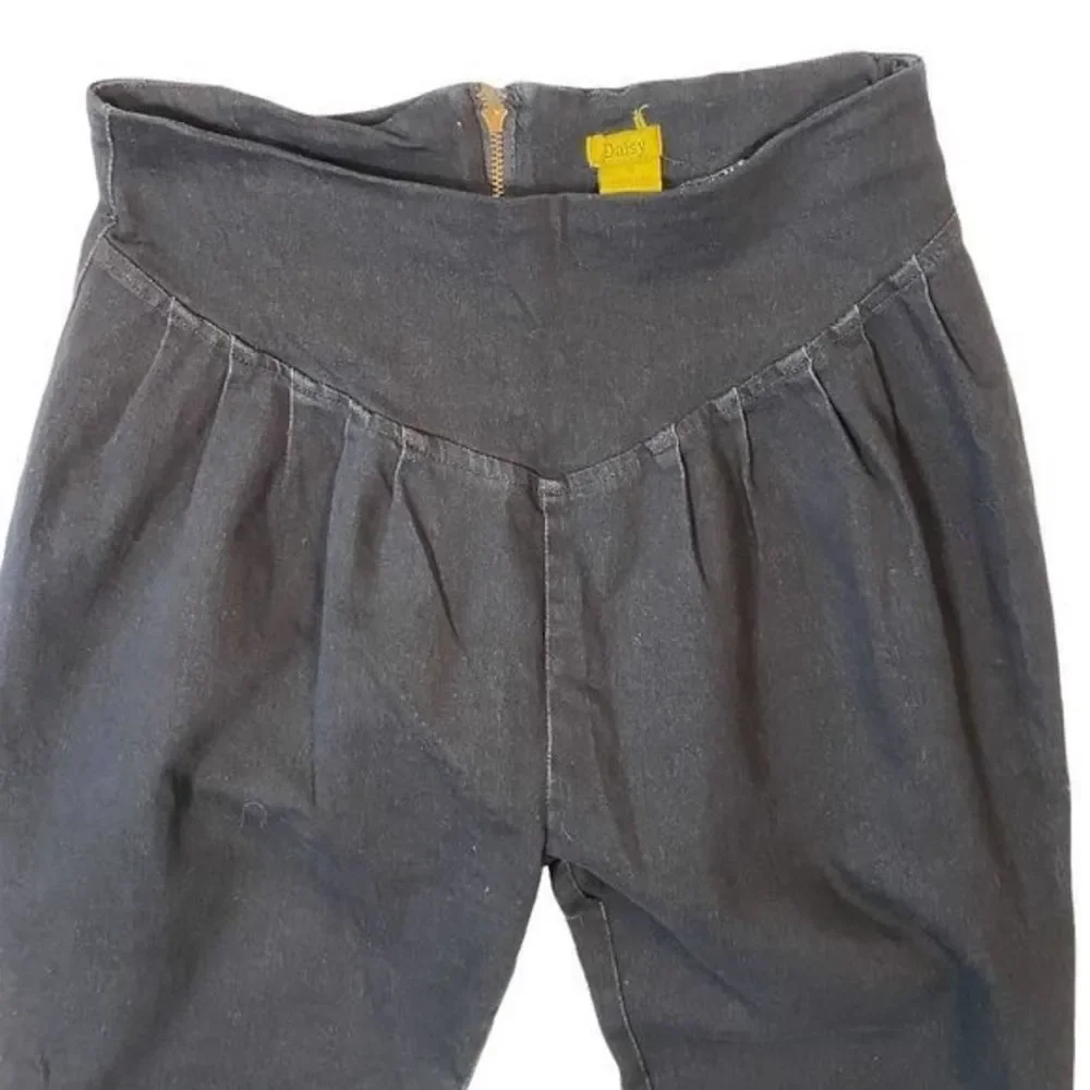 Daisy Black Flattering V Front and Pleats Pant Sz XL - Picture 2 of 5